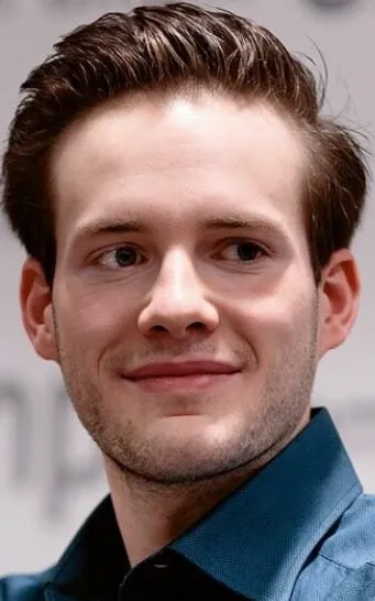 Фотография актёра Адриан Заремба