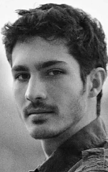 Фотография актёра Чино Дарин