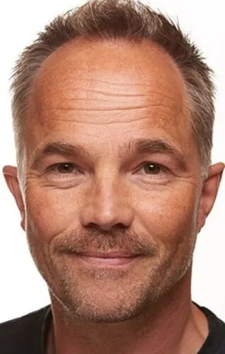 Фотография актёра Йон Эйгарден