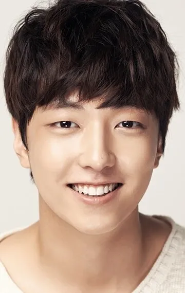 Фотография актёра Ли Ю-джин