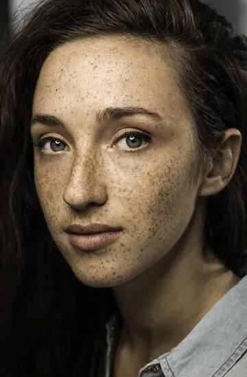 Фотография актёра Элли Джеймс