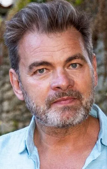 Фотография актёра Кловис Корнийяк