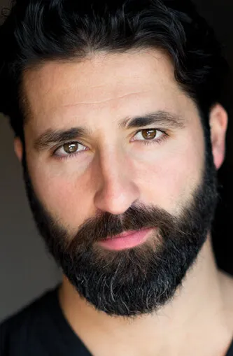 Фотография актёра Джордж Хувардас