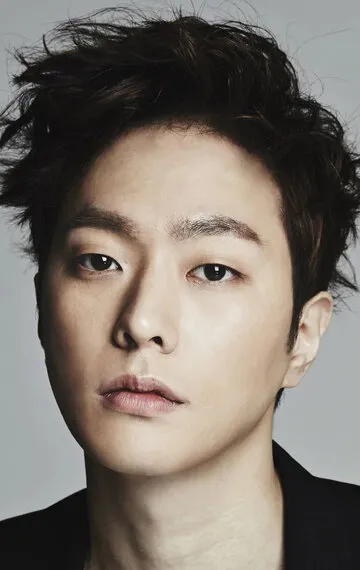 Фотография актёра Чхве Мин