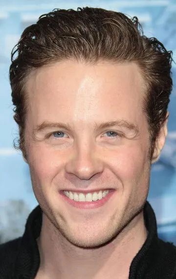 Фотография актёра Эштон Холмс