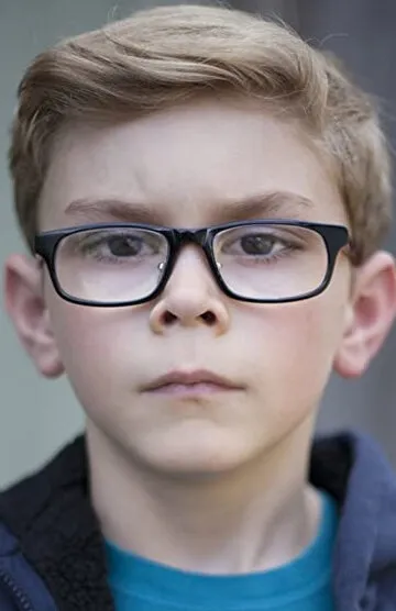 Фотография актёра Джулиан Хиллиард