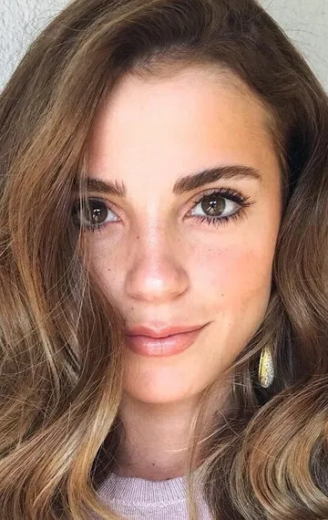 Фотография актёра Эзги Эюбоглу