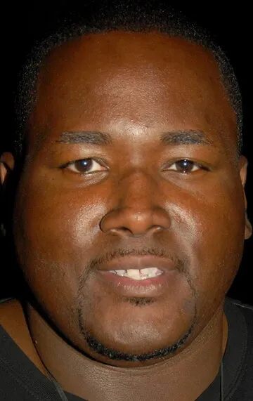 Фотография актёра Куинтон Аарон