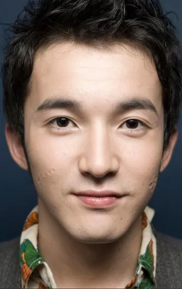 Фотография актёра Ёсукэ Асари