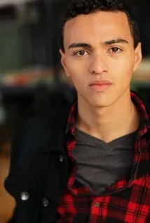 Фотография актёра Тонатиу