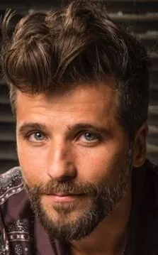 Фотография актёра Бруну Галиассу