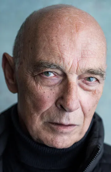 Фотография актёра Джеймс Фолкнер