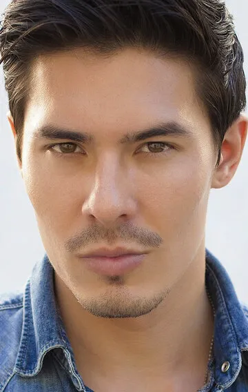 Фотография актёра Льюис Тан