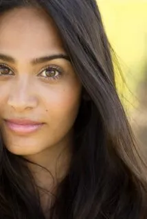 Фотография актёра Аадила Досани