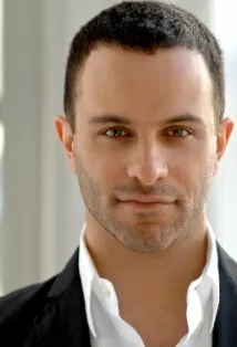 Фотография актёра Аарон Коста Гэнис