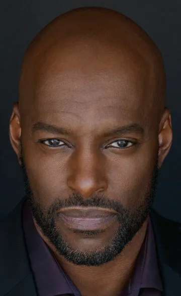 Фотография актёра Колин Лоуренс