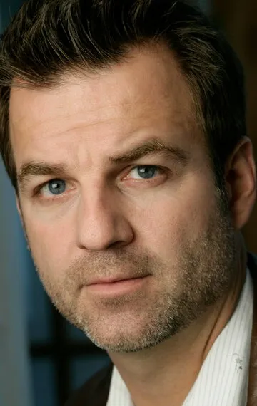 Фотография актёра Грегори Аббей