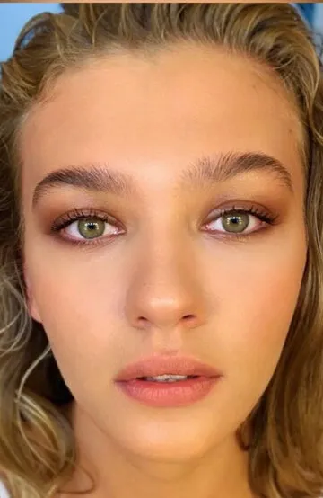 Фотография актёра Мелиса Дёнгель