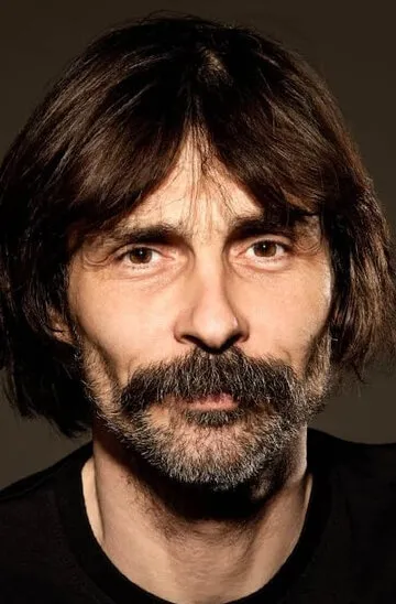 Фотография актёра Эрдал Бешикчиолу