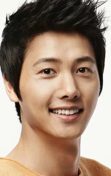Фотография актёра Ли Сан-у