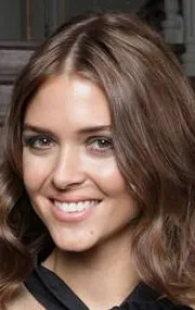 Фотография актёра Зейнеп Оздер