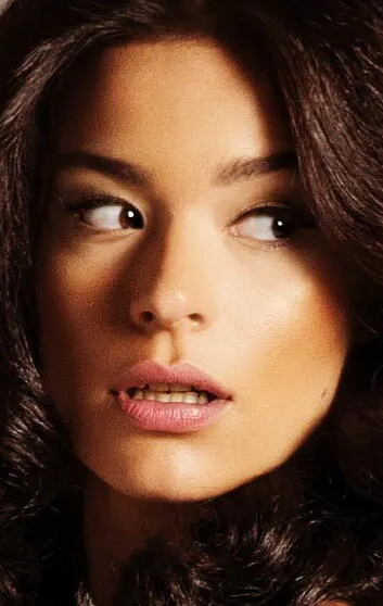 Фотография актёра Шафак Пекдемир