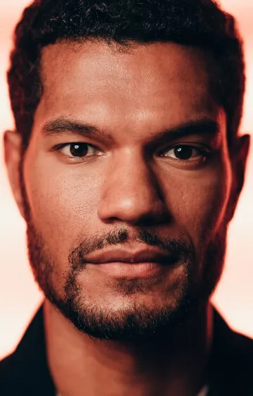 Фотография актёра Салливан Джонс