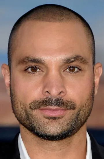 Фотография актёра Майкл Мэндо