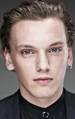 Фотография актёра Джейми Кэмпбелл Бауэр