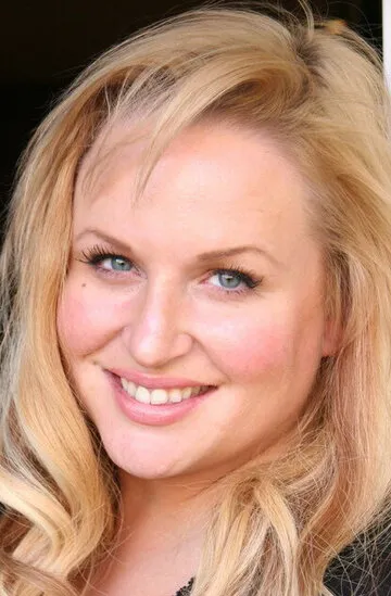 Фотография актёра Эйприл Телек