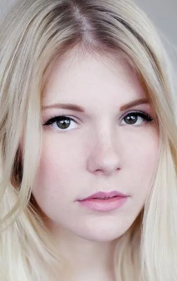 Фотография актёра Ханна Артертон