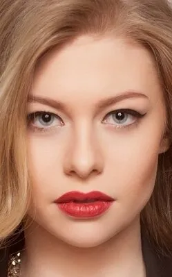 Фотография актёра Зои Штрауб