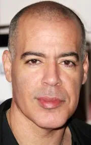 Фотография актёра Роберто «Санс» Санчес