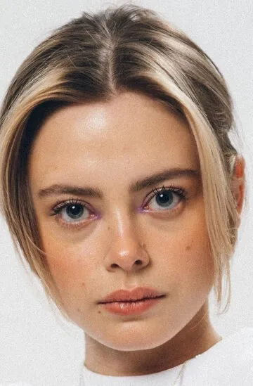 Фотография актёра Элли Рианнон Мюллер Осборн