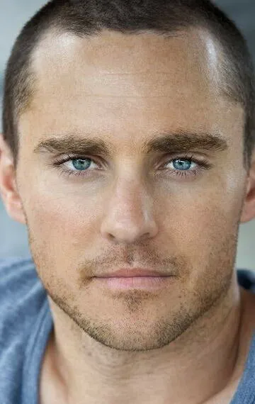 Фотография актёра Дерек Мадьяр