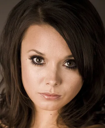 Фотография актёра Анна Джуллиенн