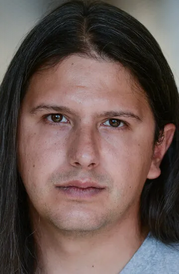 Фотография актёра Дилан Кук