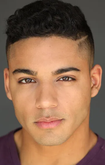 Фотография актёра Майкл Эванс Белинг