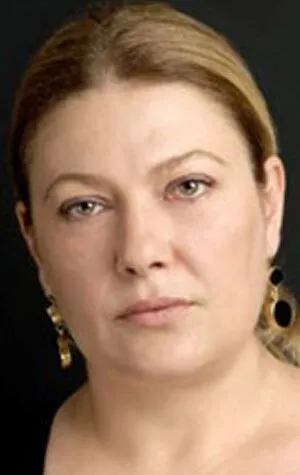 Фотография актёра Зейнеп Эронат