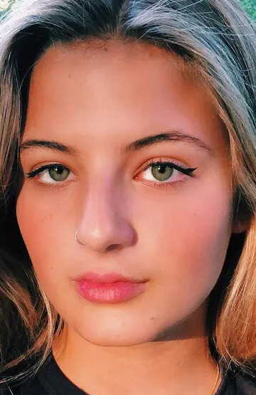 Фотография актёра Эмма Швайгер