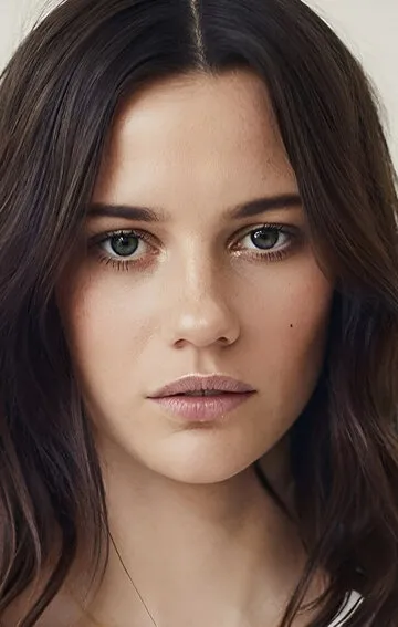 Фотография актёра Лили Салливан