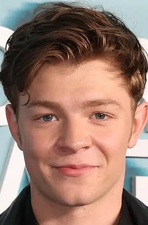 Фотография актёра Оакс Фигли