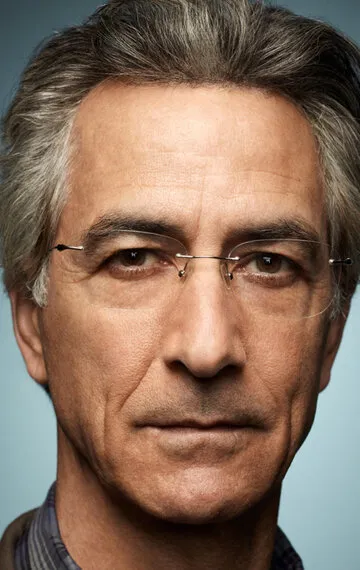 Фотография актёра Дэвид Стрэтэйрн