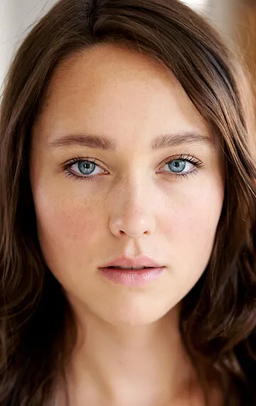 Фотография актёра Меган Элизабет Келли